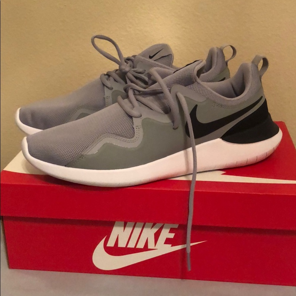 Brand New Nike Tessen Size 10.5